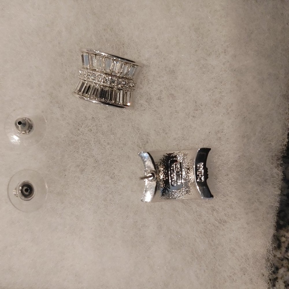 Nolan Miller stud earrings with backs, signed - Picture 13 of 16